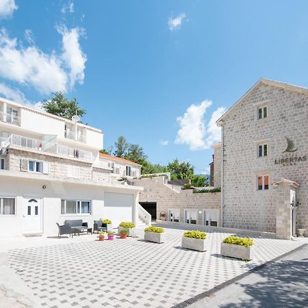 Seafront Apartment Kotor Exterior photo